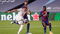 Gelandang Bayern Munchen, Leon Goretzka, mengaku tak percaya timnya menang 8-2 atas Barcelona pada laga perempat final Liga Champions, di Estadio da Luz, Lisbon, Sabtu (15/8/2020) dini hari WIB. (Manu Fernandez / POOL / AFP)