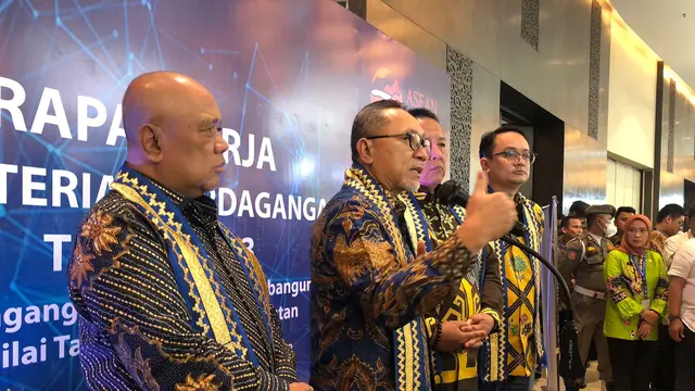 Menteri Perdagangan (Mendag), Zulkifli Hasan meminta Pemimpin daerah seperti Gubernur, Bupati, hingga Walikota dilarang keluar negeri. Hal tersebut diungkap saat  membuka rapat kerja Kemendag, di Lampung, Rabu (1/3/2023).