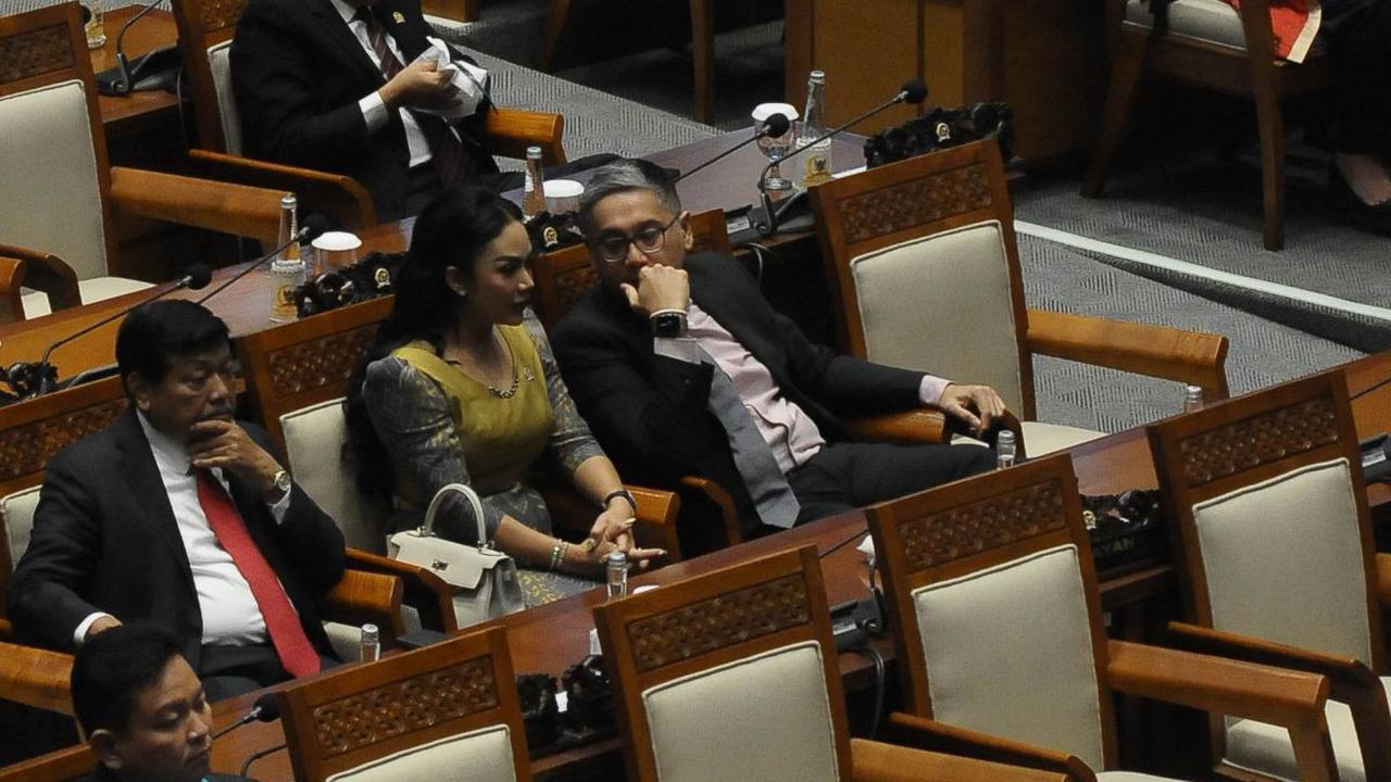 Suasana anggota dewan saat mendengarkan pidato rapat paripurna peringatan HUT ke-78 DPR RI di Komplek Parlemen, Senayan Jakarta, Selasa (29/8/2023).