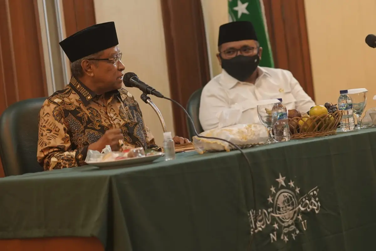 Menteri Agama Yaqut Cholil Qoumas (kanan) dan Ketua Umum PBNU Said Aqil Siradj