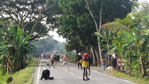 Bentrok Warga di Luwu Sulsel, Rumah Dibakar, Jalan Trans Sulawesi Lumpuh