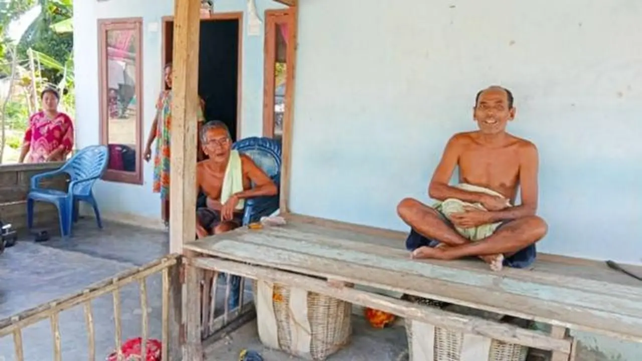 Masyarakat sakai sebagai salah satu masyarakat adat di Riau.