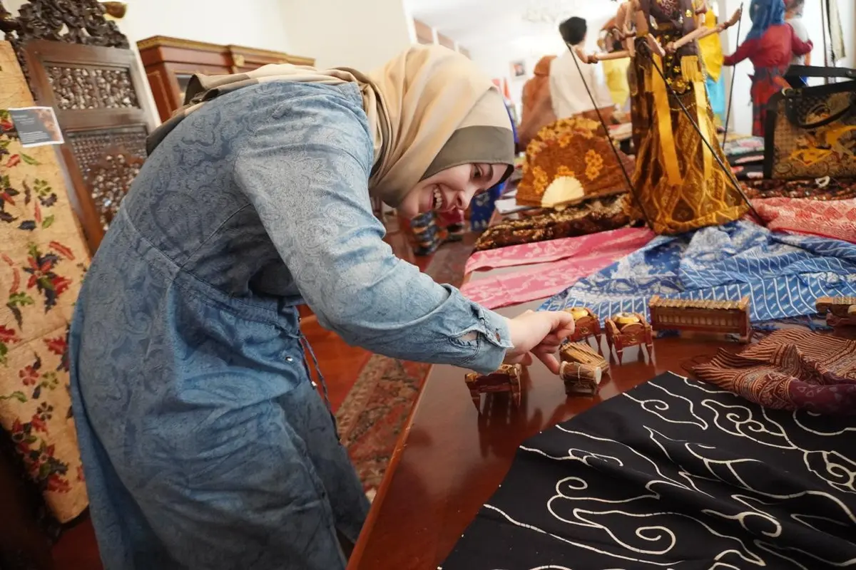 Dharma Wanita Lakukan Diplomasi Batik dan Kuliner (Liputan6.com/KBRI Ankara)