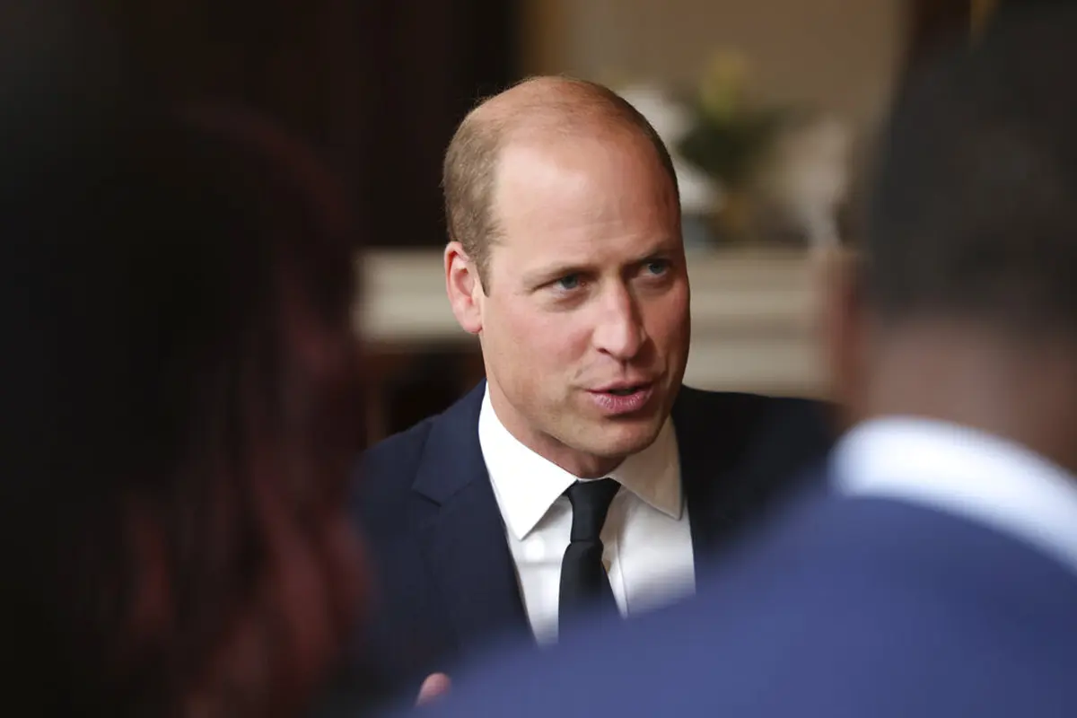 Pangeran William dan Kate Middleton bertemu relawan dan staf yang bertugas dalam pemakaman Ratu Elizabeth II.  (Ian Vogler/Pool Photo via AP)