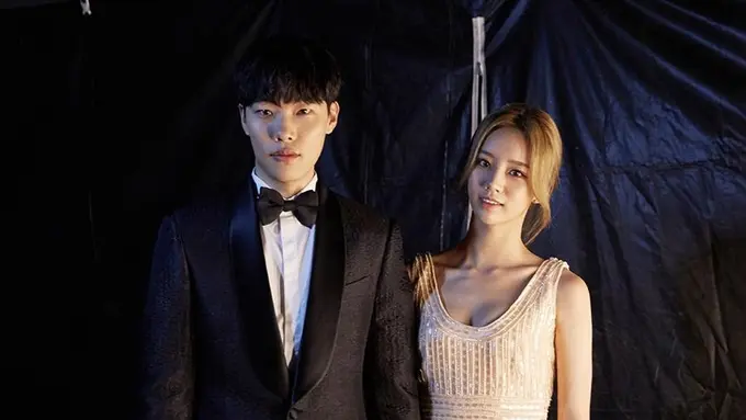 Hyeri dan Ryu Jun Yeol. (Foto: via Soompi)