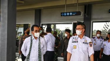 Menteri Perhubungan Budi Karya Sumadi di Bandara Atung Bunsu di Pagar Alam, Sumatera Selatan. (Dok Kemenhub)