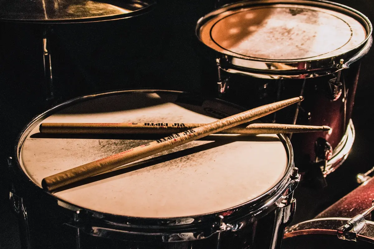 Cara Memainkan Alat Musik Ritmis, Panduan Praktis yang Wajib Dicoba Pemula