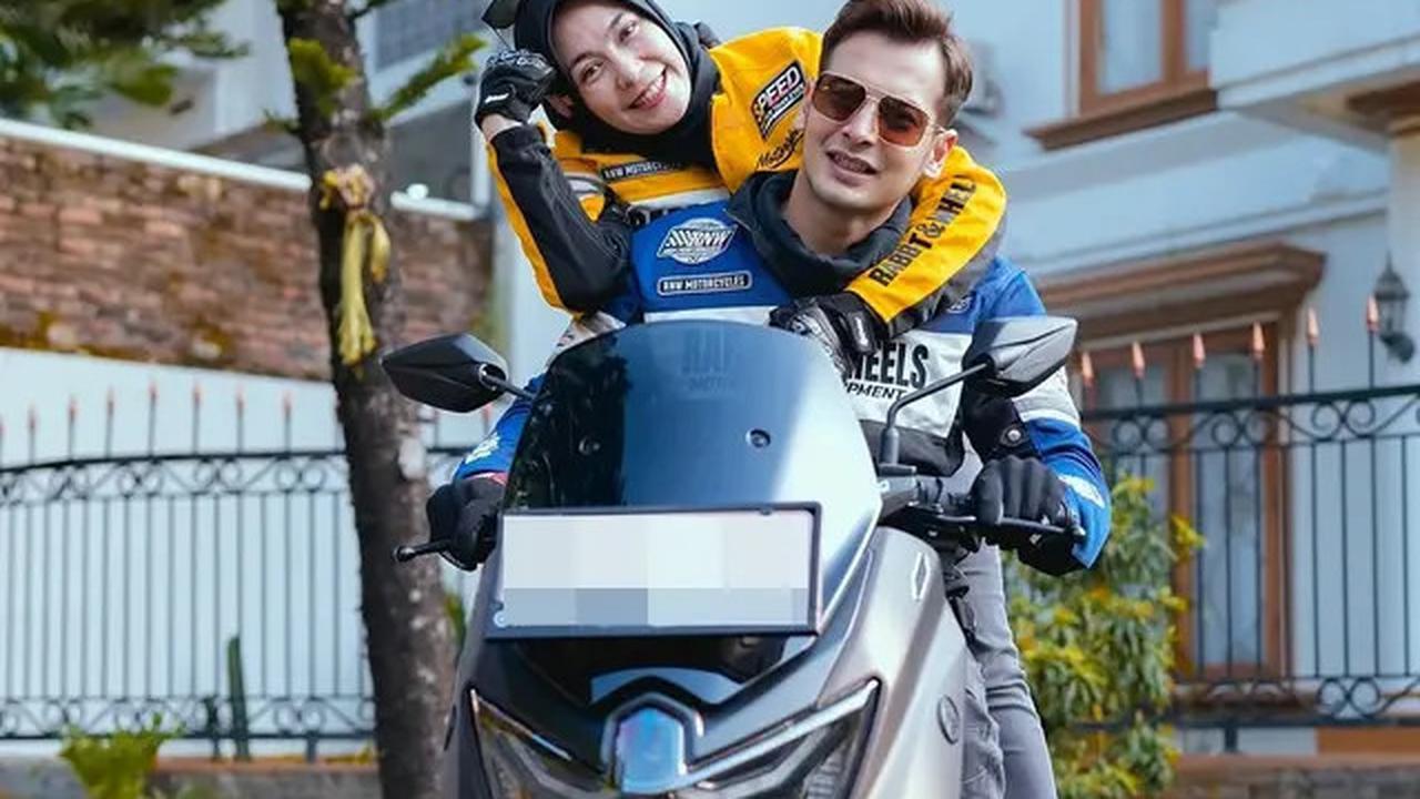 6 Potret Boy Hamzah dan Rina Amalia, Istri Ingin Lepas Hijab Usai Disebut Tua