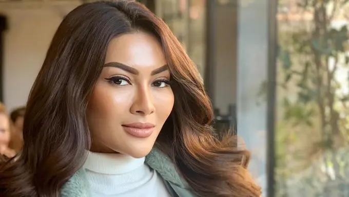 Delia Yasmine Nadim (https://www.instagram.com/p/CrGDQA2BhrU/?img_index=1)