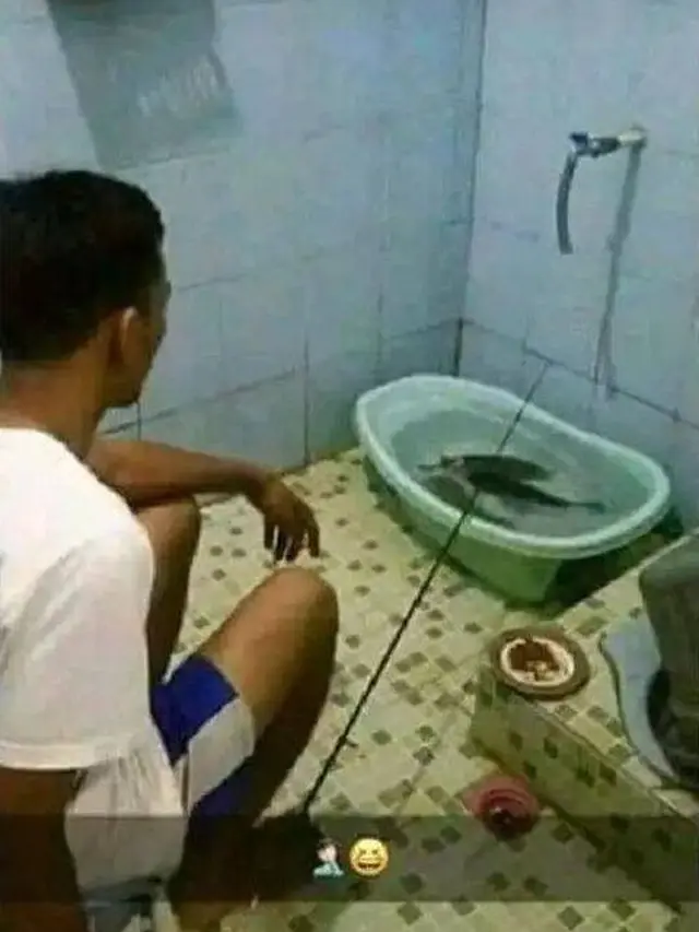 8 Potret Kocak Kamar Mandi dengan Fasilitas Unik Ini Nyeleneh