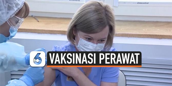 VIDEO: Rumah Sakit Rusia Memvaksinasi Stafnya saat Jumlah Pasien Covid-19 Meningkat