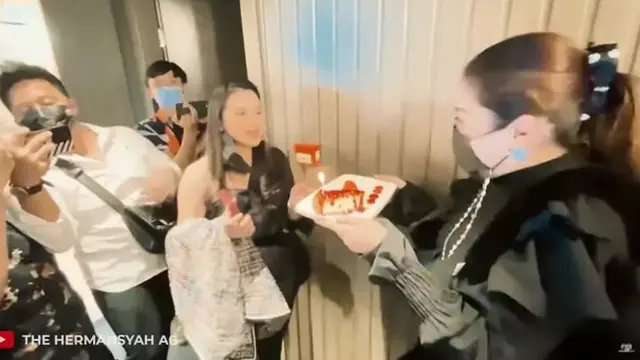 Ashanty berikan hadiah ultah spesial untuk karyawan (YouTube/The Hermansyah A6)