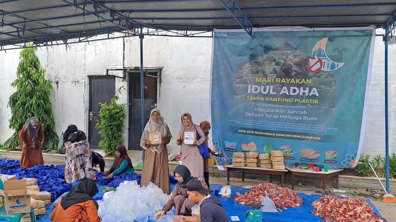 Penyembelihan dan pembagian hewan kurban