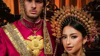 Intip potret foto prewedding Jennifer Coppen dan Justin Hubner dalam balutan busana adat Makassar (@jennifercoppenreal20)