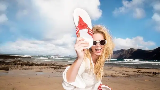 Sandal Microwobbleboard yang nyaman untuk aktivitas/dok. FitFlop