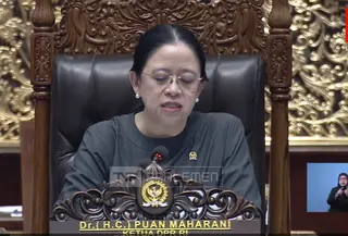 Ketua DPR, Puan Maharani memimpin sidang paripurna pengesahan ADK OJK pada Kamis, (12/3/2026). (Foto: Liputan6.com/Arief RH)