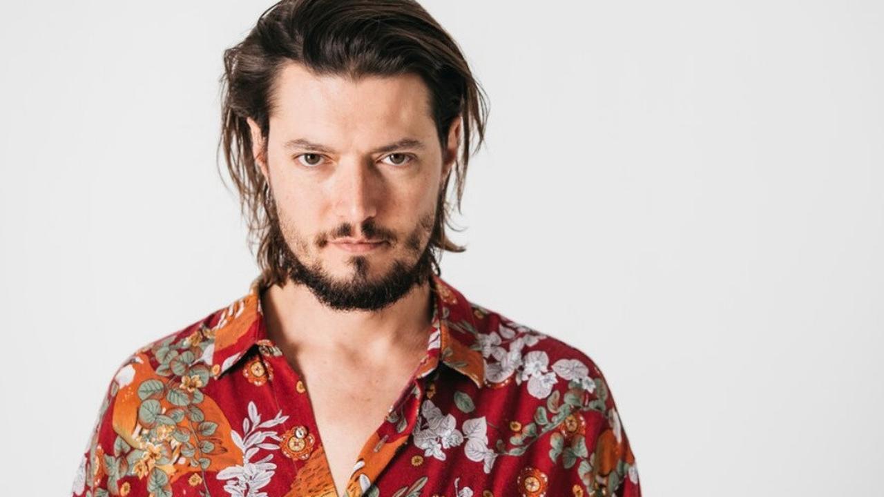 Biar Tampilanmu Makin Maskulin dan Elegan, Simak 5 Gambar Rambut Pria Panjang Rapi yang Bisa Jadi Inspirasi