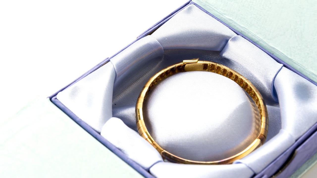 Ilustrasi Gelang Bangle