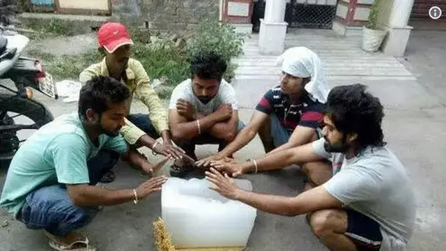 6 Potret Aksi Orang Melawan Hawa Panas Ini Kocak, Bikin Geleng Kepala