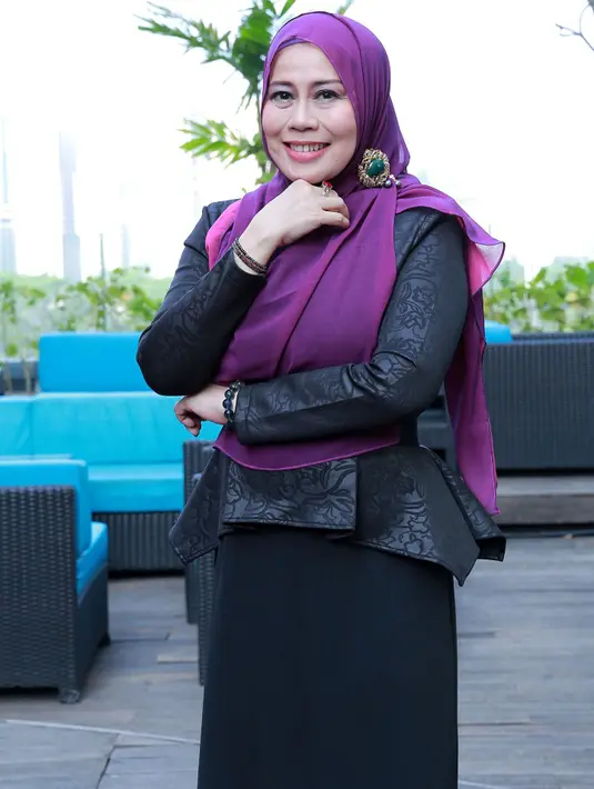 Disamping itu, eksistensi yang dimaknai oleh Dewi Yull bukan berarti harus menciptakan lagu atau album baru. (Galih W. Satria/Bintang.com)