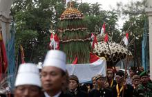Melihat Tradisi Unik Sambut Lebaran di Indonesia, Masak Bareng hingga "Perang Meriam"