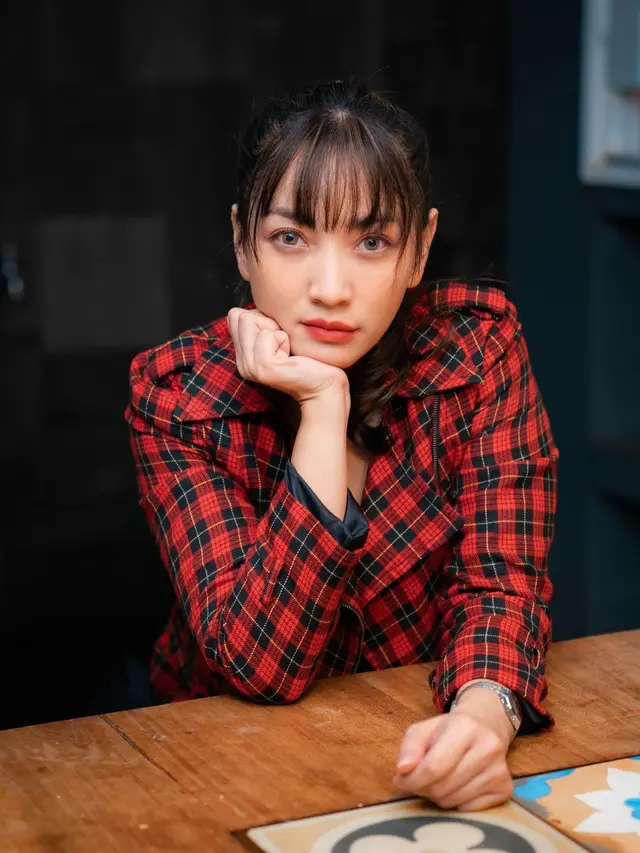 Pesona Hesti Purwadinata yang dipuji awet muda, kuncinya olahraga [Instagram/hestipurwadinata]