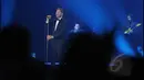 Michael Buble menutup konser perdananya di Indonesia dengan lagu melankolis berjudul 'A Song For You', Tangerang, Kamis (29/1/2015). (Liputan6.com/Herman Zakharia)
