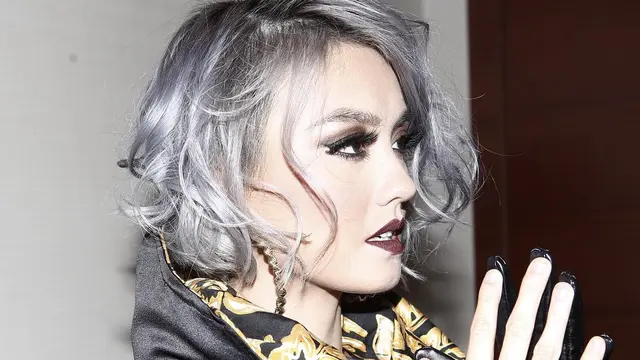 [Bintang] Dari Bondol Sampai Berponi, Gaya Rambut Agnez Mo Mana Yang Paling Kece?