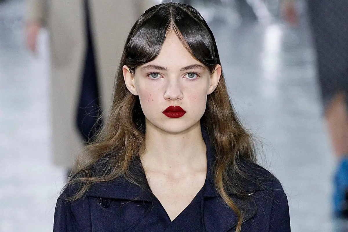 [Bintang] Tampil Modern Saat ke Kantor dengan Inspirasi Gaya Rambut dari Desainer Kenamaan