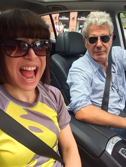 "Meski mereka sudah berpisah, ia bertugas mengurusi semuanya," ujar ibu Anthony Bourdain. (instagram/ottaviabourdain)