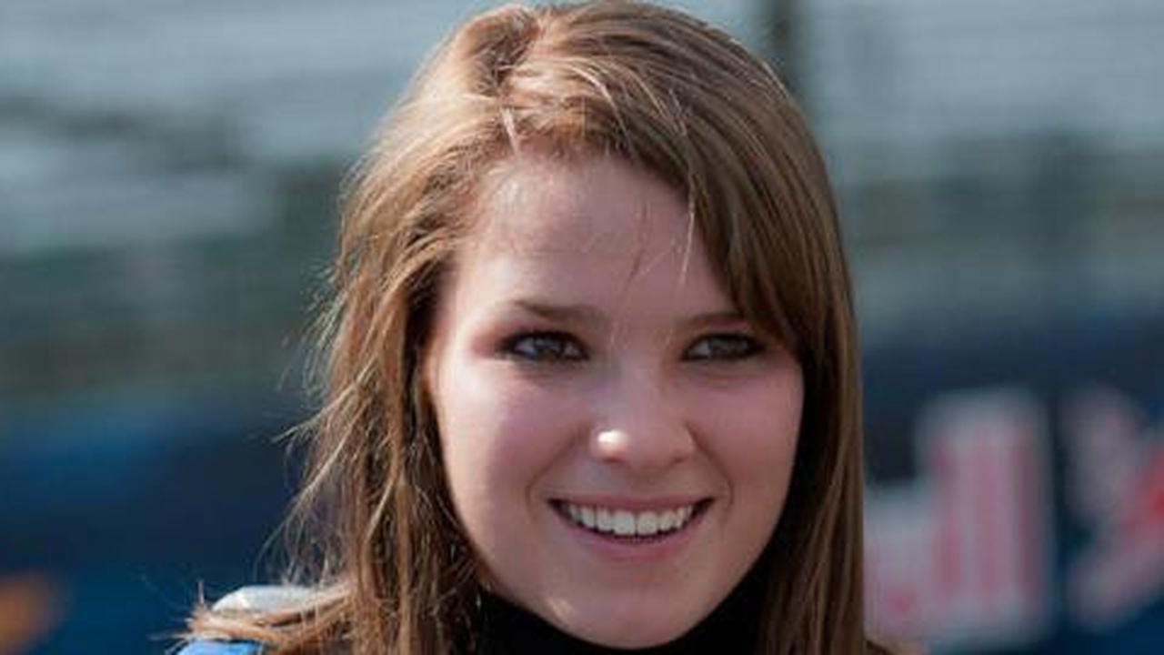 Elena Myers, garang di tikungan