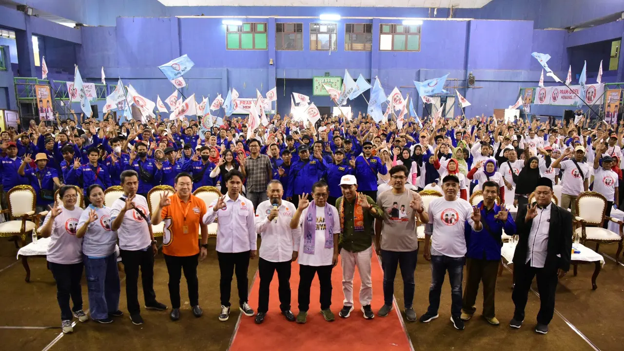 Ribuan buruh dari Relawan Buruh Sahabat Pram-Doel mendeklarasikan diri mendukung pasangan calon (paslon) Gubernur dan Wakil Gubernur nomor urut 3 Pramono Anung-Rano Karno di Pilkada Jakarta 2024.