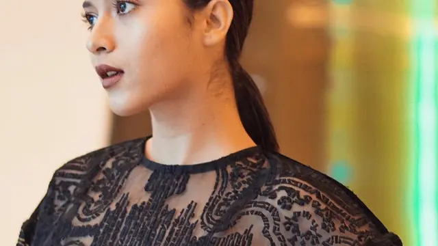 [Bintang] 4 Makeup Minimalis Putri Marino yang Bikin Jatuh Cinta