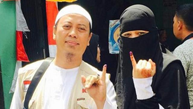 [Bintang] Opick dan Istri