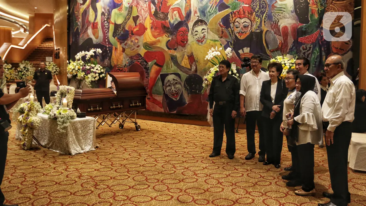 Keluarga Hadiri Persemayaman Jenazah Ciputra