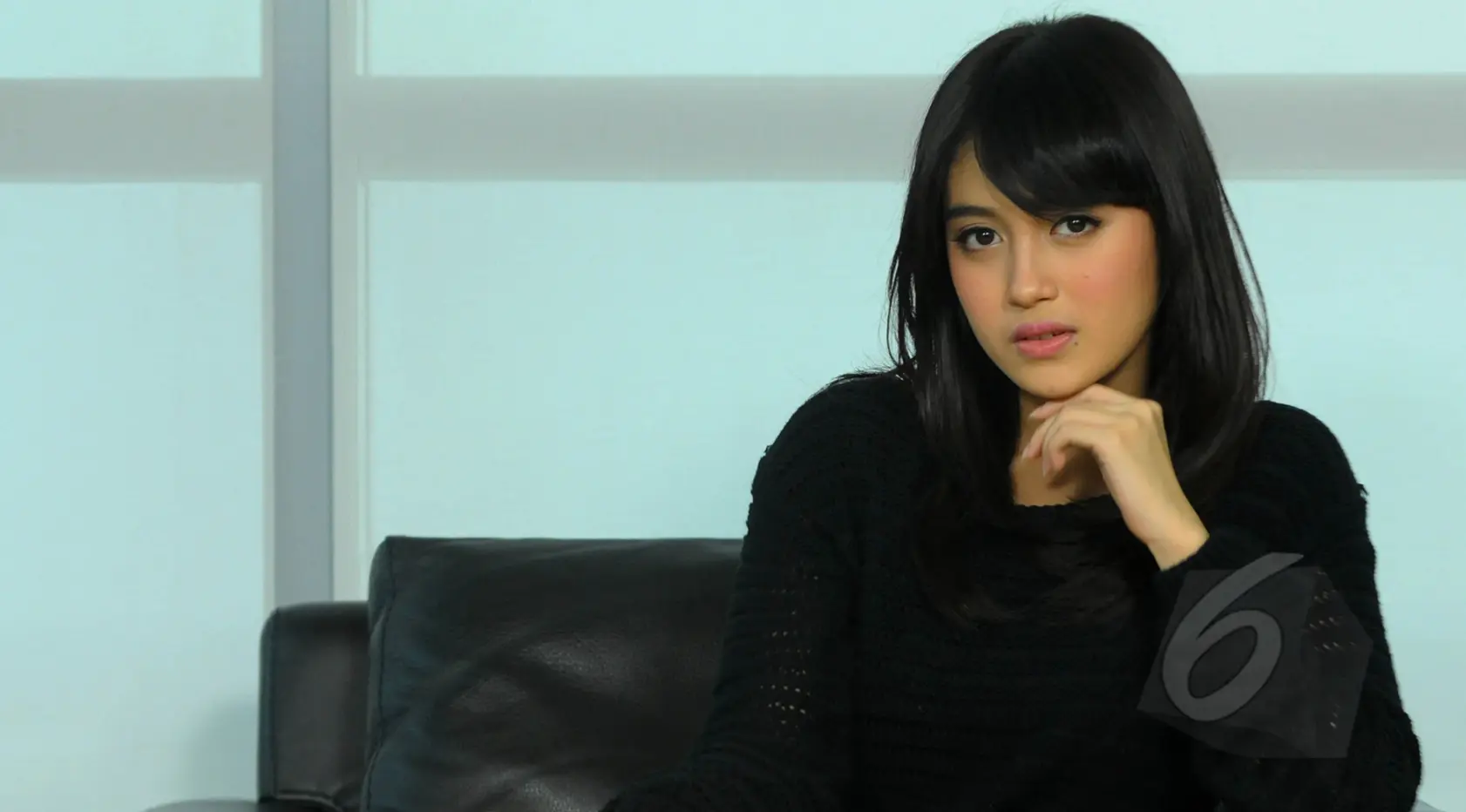Si cantik Nabilah JKT48 dikenal memiliki senyum yang menawan yang membuat kaum adam terpesona. Foto diambil di redaksi Liputan6.com, SCTV Tower, Senayan, Jakarta Pusat pada Selasa (14/4/2015). (Liputan6.com/Faisal R Syam)