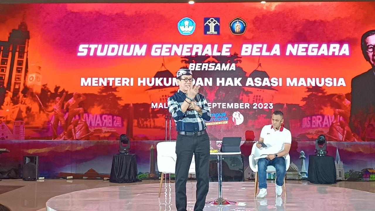 Menteri Hukum dan Hak Asasi Manusia (MenkumHam), Yasonna Laoly buka suara soal dugaan lagu Halo-Halo Bandung dijiplak oleh Malaysia.<br>