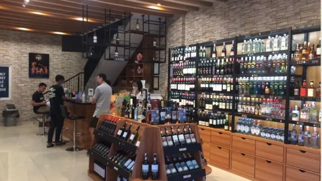 Sajian Koleksi Wine dan Spirits Terlengkap Berpadu Hidangan Lezat