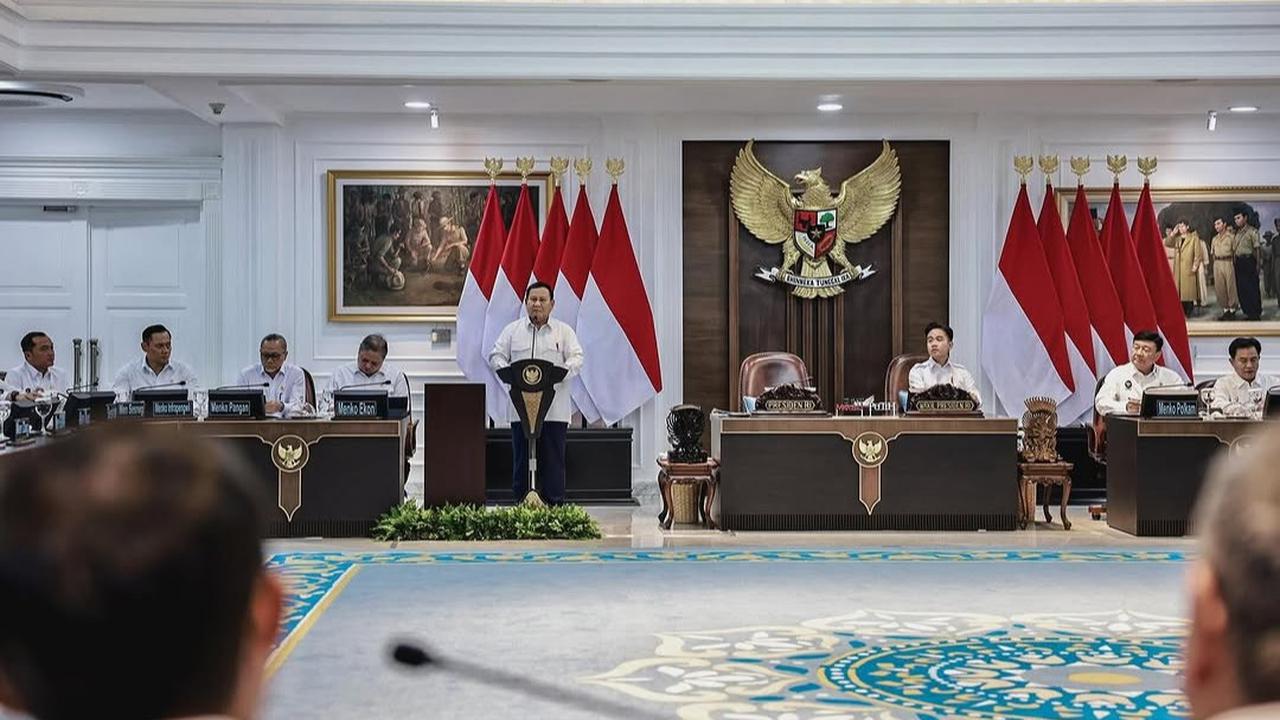 Presiden Prabowo dan Wapres Gibran Saat Sidang Kabinet Paripurna