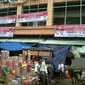 Poster dan spanduk dukungan untuk Prabowo-Hatta di Pasar Induk Rau, Serang, Banten, (Liputan6.com/Yandhi Deslatama)