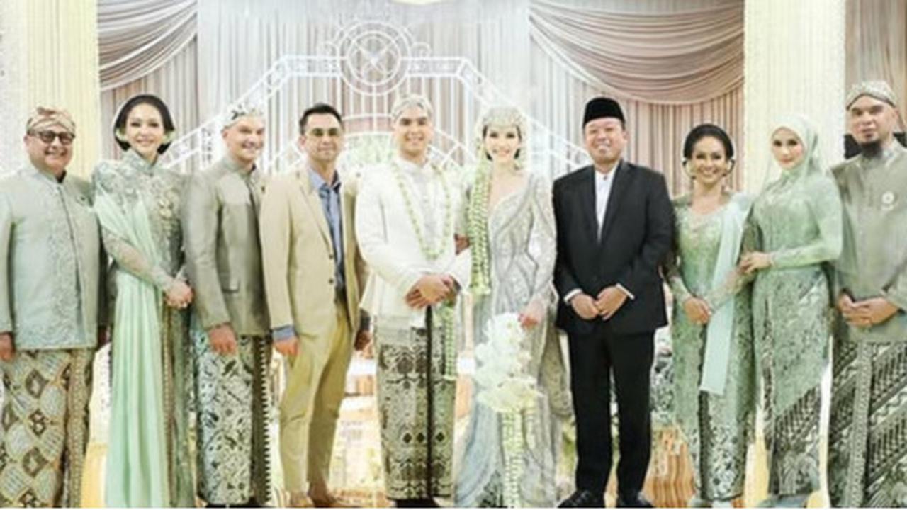 Potret Cantik Mulan Jameela di Akad Nikah Al Ghazali, Kompak Pakai Busana Warna Senada dengan Maia Estianty