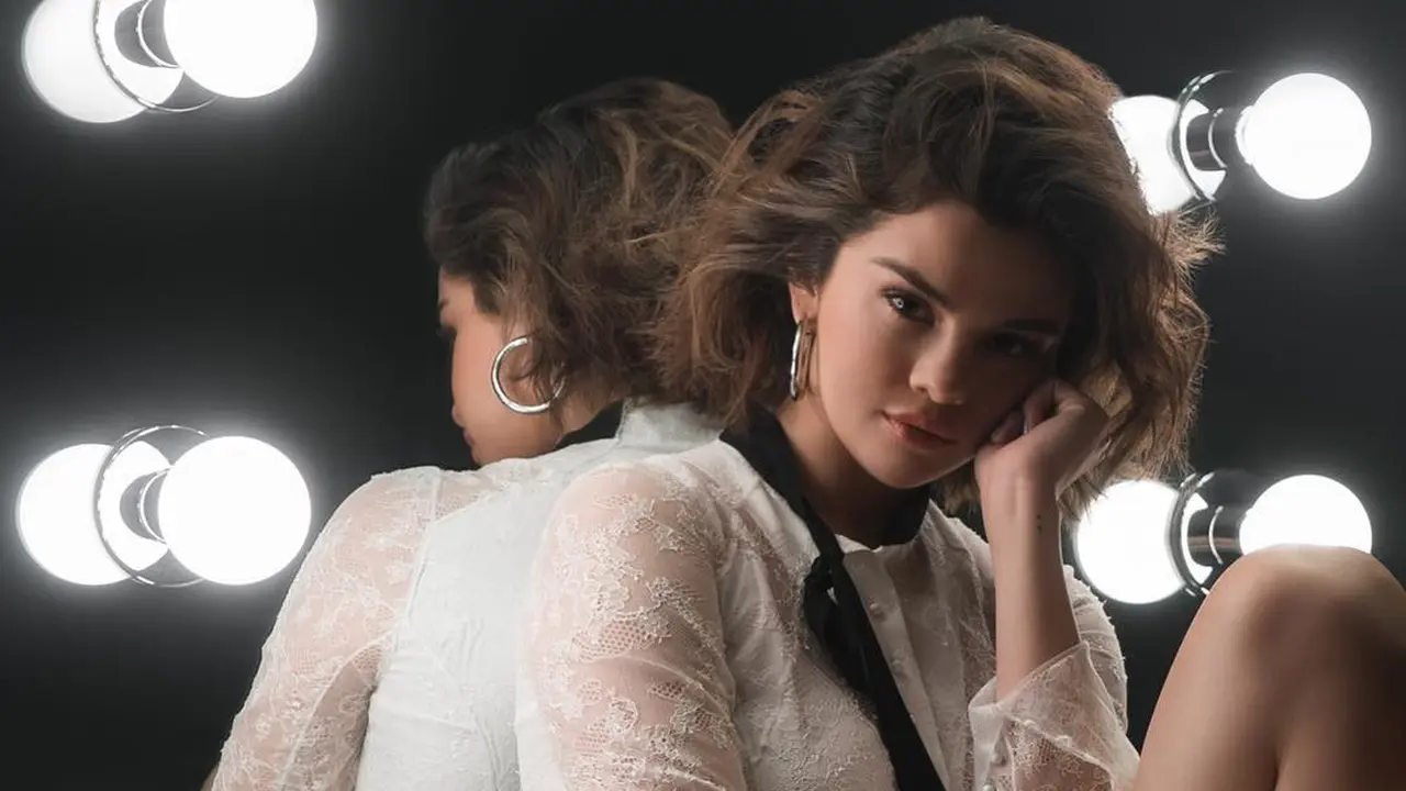 [Bintang] Selain Selena Gomez, Deretan Mantan Kekasih Justin Bieber Ini Punya Streetwear yang Super Fashionable