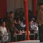 Menteri Pertahanan Ryamizard Ryacudu saat mengikuti Apel Kebhinnekaan Lintas Iman Bela Negara di Lapangan Banteng, Jakarta, Minggu (17/1/2016). Kegiatan tersebut untuk mengajak seluruh elemen masyarakat menolak terorisme (Liputan6.com/Faisal R Syam)