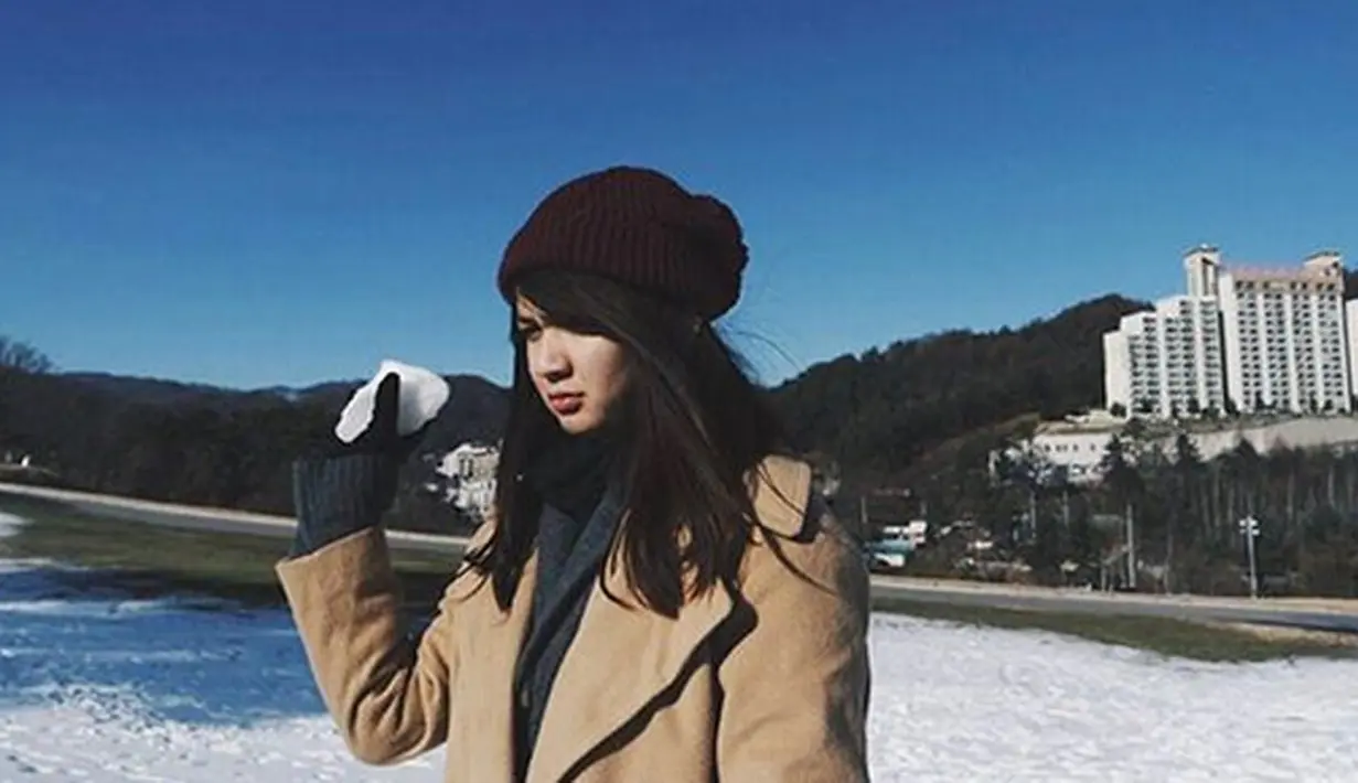 "Baru pertama kali (sidang). Gak tahu yah bingung, penginnya gak sampai segininya. Karena nggak ada solusi, jadi yah mau enggak mau harus upaya hukum," tutur Dea Anissa. (Instagram/deaaannisa)