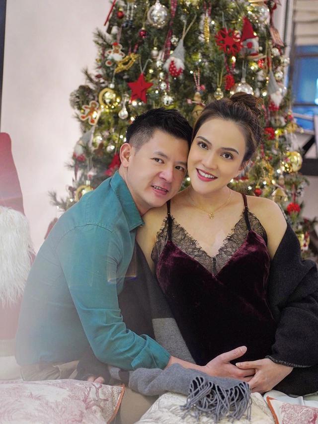 Shandy Aulia bersama suami. (Foto: Instagram @shandyaulia)