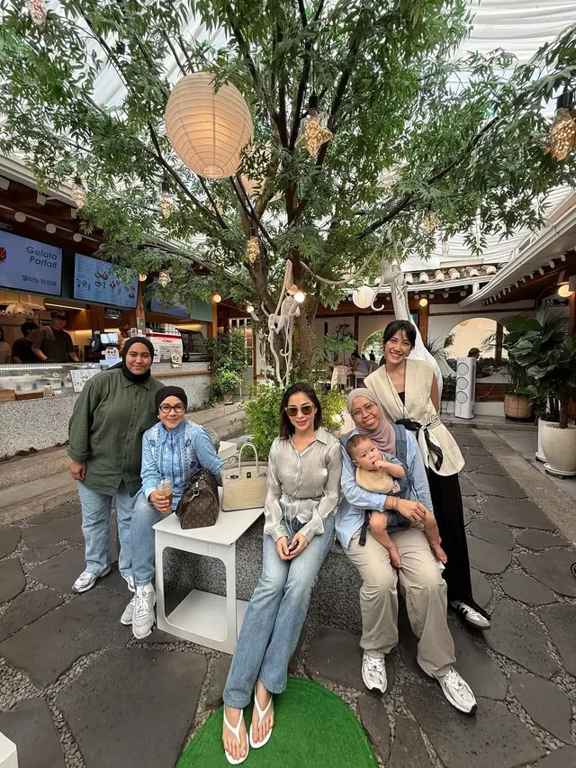 Gaya Old Money Nikita Willy Liburan ke Korea Selatan Bareng Keluarga, Tampil Serba Silver dan Tas Hermes