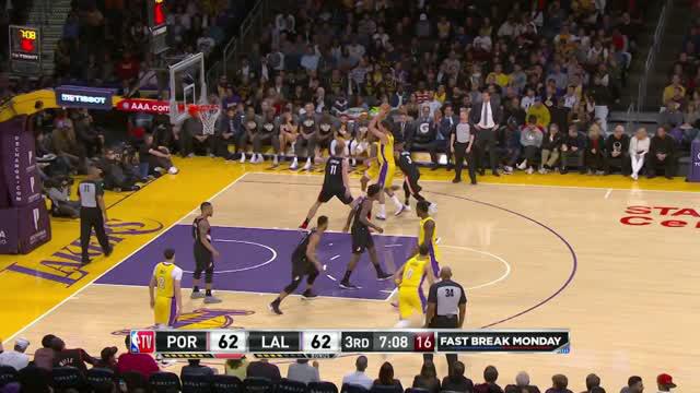Berita video game recap NBA 2017-2018 antara Portland Trail Blazers melawan LA Lakers dengan skor 108-103.