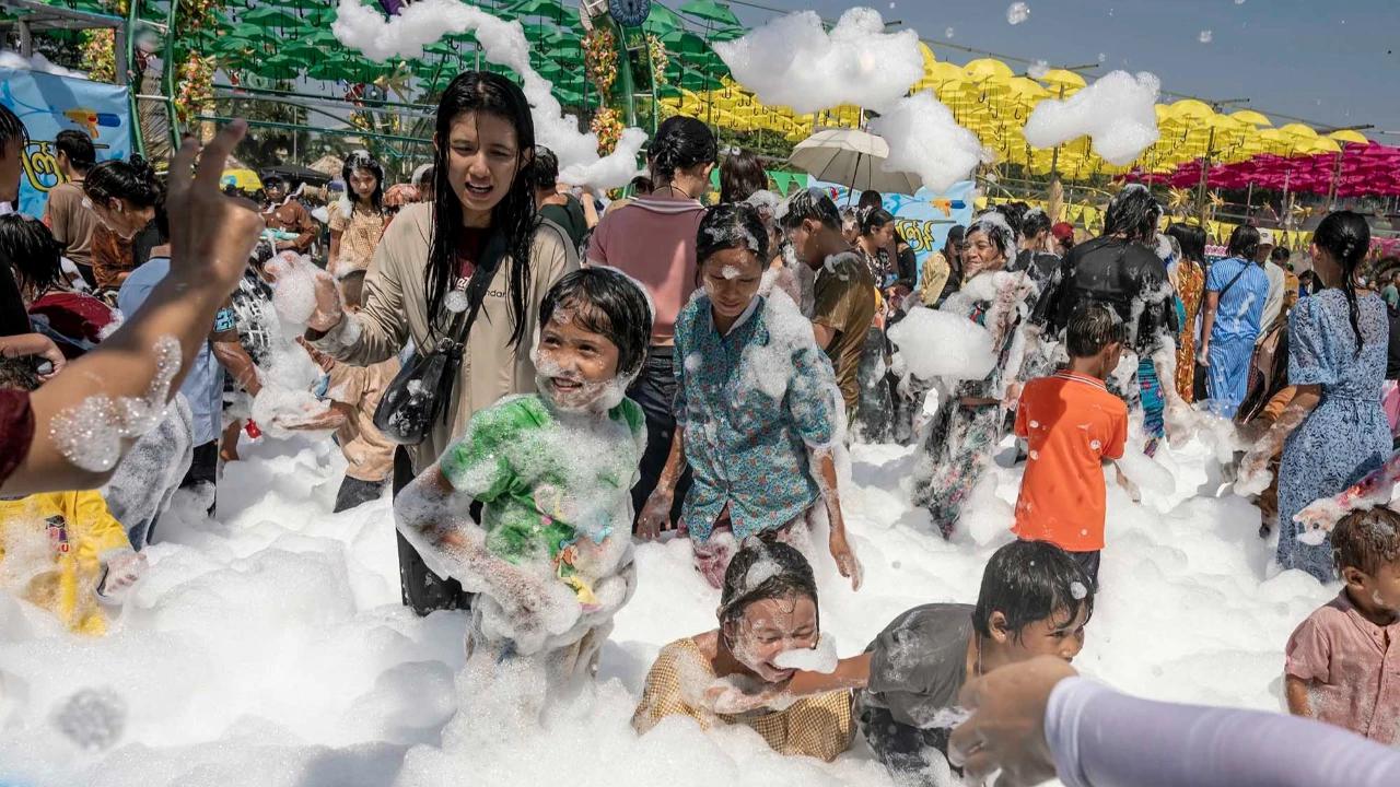 FOTO: Kemeriahan Festival Air Thingyan di Yangon