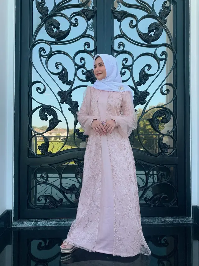 Prilly Latuconsina (Instagram/prillylatuconsina96)