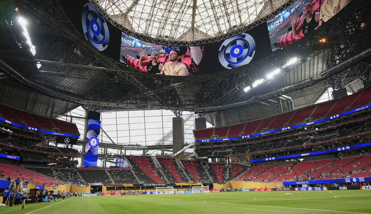 Suasana sepi tribune pertandingan Grup D Piala Dunia Antarklub 2025 antara Chelsea melawan LAFC di Mercedes Benz Stadium, Atlanta, Amerka Serikat, Selasa (17/06/2025). (AP Photo/Mike Stewart)